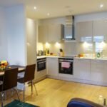 West London Serviced Apartments - Skerne Road Free Wifi Balcony Parking Apartments - Urban Stay