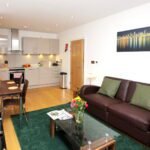 West London Serviced Apartments - Skerne Road Free Wifi Balcony Parking Apartments - Urban Stay