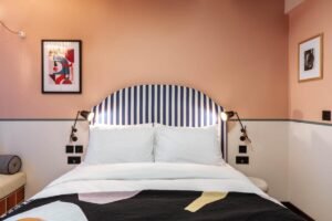 Chiswick Aparthotel in West London with gym, 24h reception, lift, parking & aircon. Book The Best Corporate Serviced Apartments in London now urban Stay