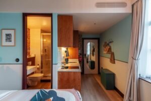 Chiswick Aparthotel in West London with gym, 24h reception, lift, parking & aircon. Book The Best Corporate Serviced Apartments in London now urban Stay