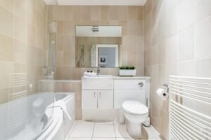 Furnished Serviced Apartments Staines with parking, wifi, all bills included. Book corporate accommodation in West London with Thames views! Urban Stay