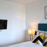 Hoxton Serviced Apartments with concierge, lift, gym and balcony. Book modern Corporate Accommodation in The City of London at low cost! Urban Stay