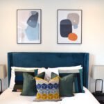 Hoxton Serviced Apartments with concierge, lift, gym and balcony. Book modern Corporate Accommodation in The City of London at low cost! Urban Stay