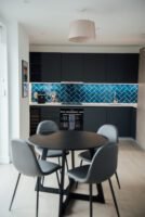 Hoxton Serviced Apartments with concierge, lift, gym and balcony. Book modern Corporate Accommodation in The City of London at low cost! Urban Stay