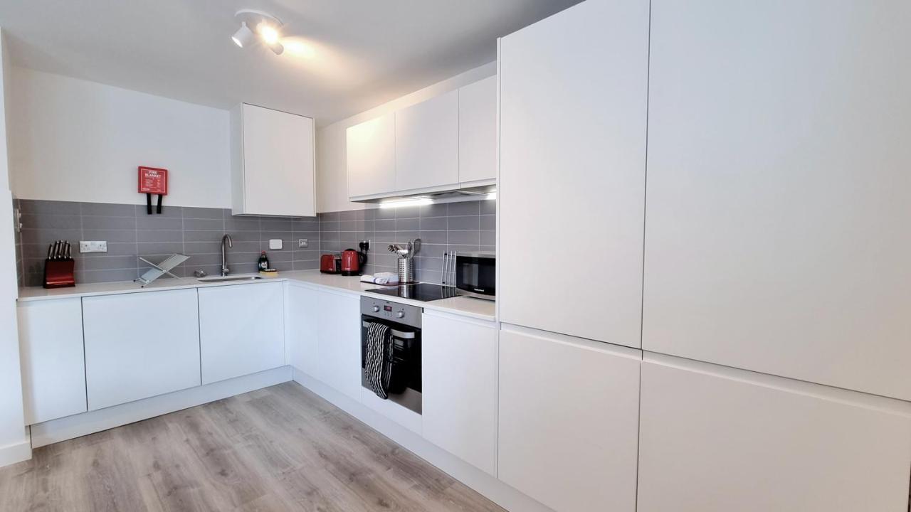 Kew-Serviced-Accommodation-in-West-London-near-Kew-Gardens,-The-River-Thames-and-Chiswick.-Book-London-Corporate-Serviced-Apartments-now!-Urban-Stay