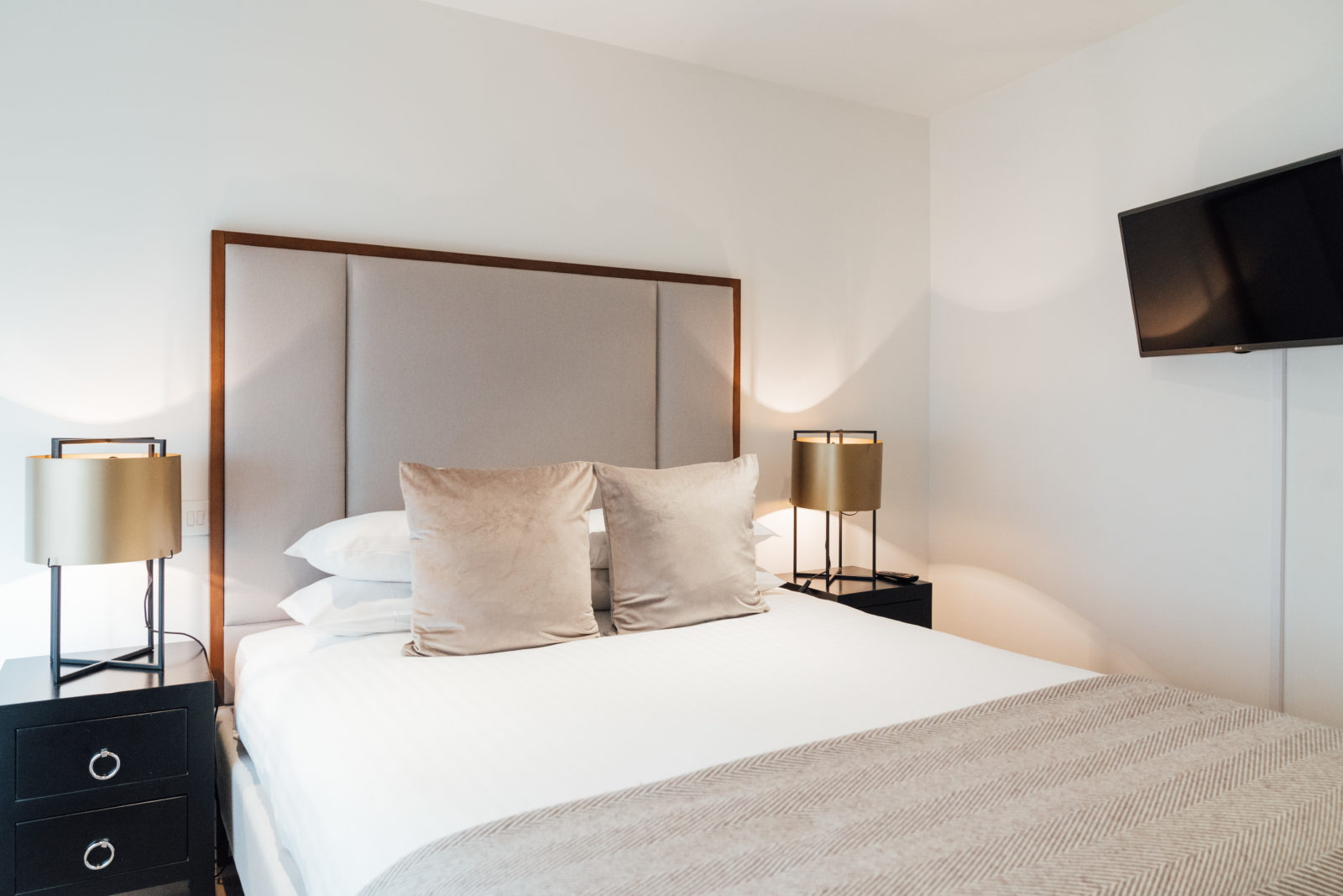 Marylebone-Corporate-Accommodation-fully-furnished-London-luxury-short-lets-with-wifi-and-all-bills-included.-Book-Marylebone-Lane-Apartments-Urban-Stay