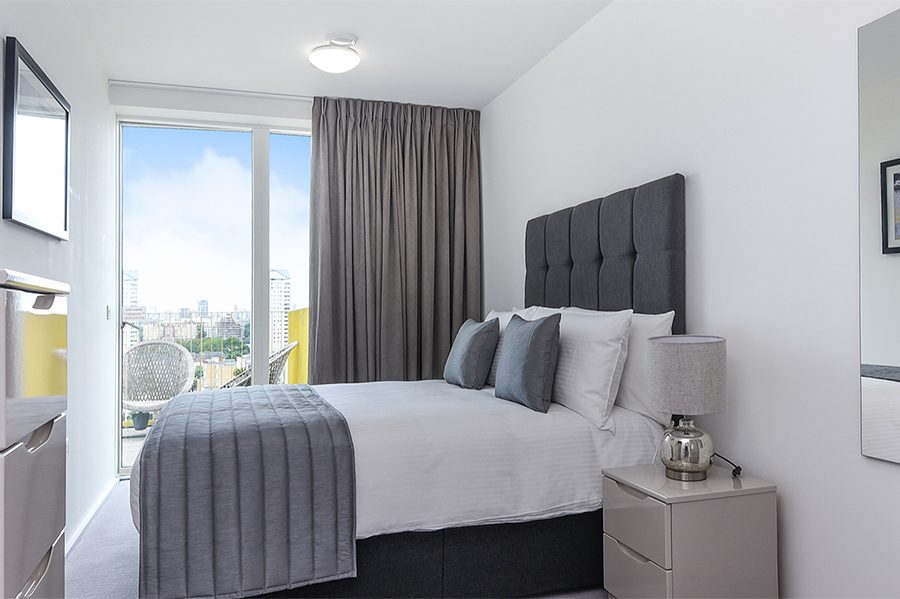 Millharbour-Serviced-Apartments-in-Canary-Wharf-offer-parking,-private-balcony,-lift-access,-gym,-roof-garden-and-concierge.-Urban-Stay-Corporate-Serviced-Accommodation-London-|-Urban-Stay