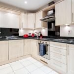 Our Serviced Accommodation Leatherhead offer short let apartments in Surrey for holidays or business travel. Furnished, All Bills Incl, Parking, Free Wifi - Urban Stay