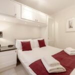 Our Serviced Accommodation Leatherhead offer short let apartments in Surrey for holidays or business travel. Furnished, All Bills Incl, Parking, Free Wifi - Urban Stay