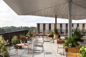 Eddington Cambridge Accommodation with 24-7 reception, parking, gym, aircon - Turing Locke