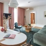 Eddington Cambridge Accommodation with 24-7 reception, parking, gym, aircon - Turing Locke