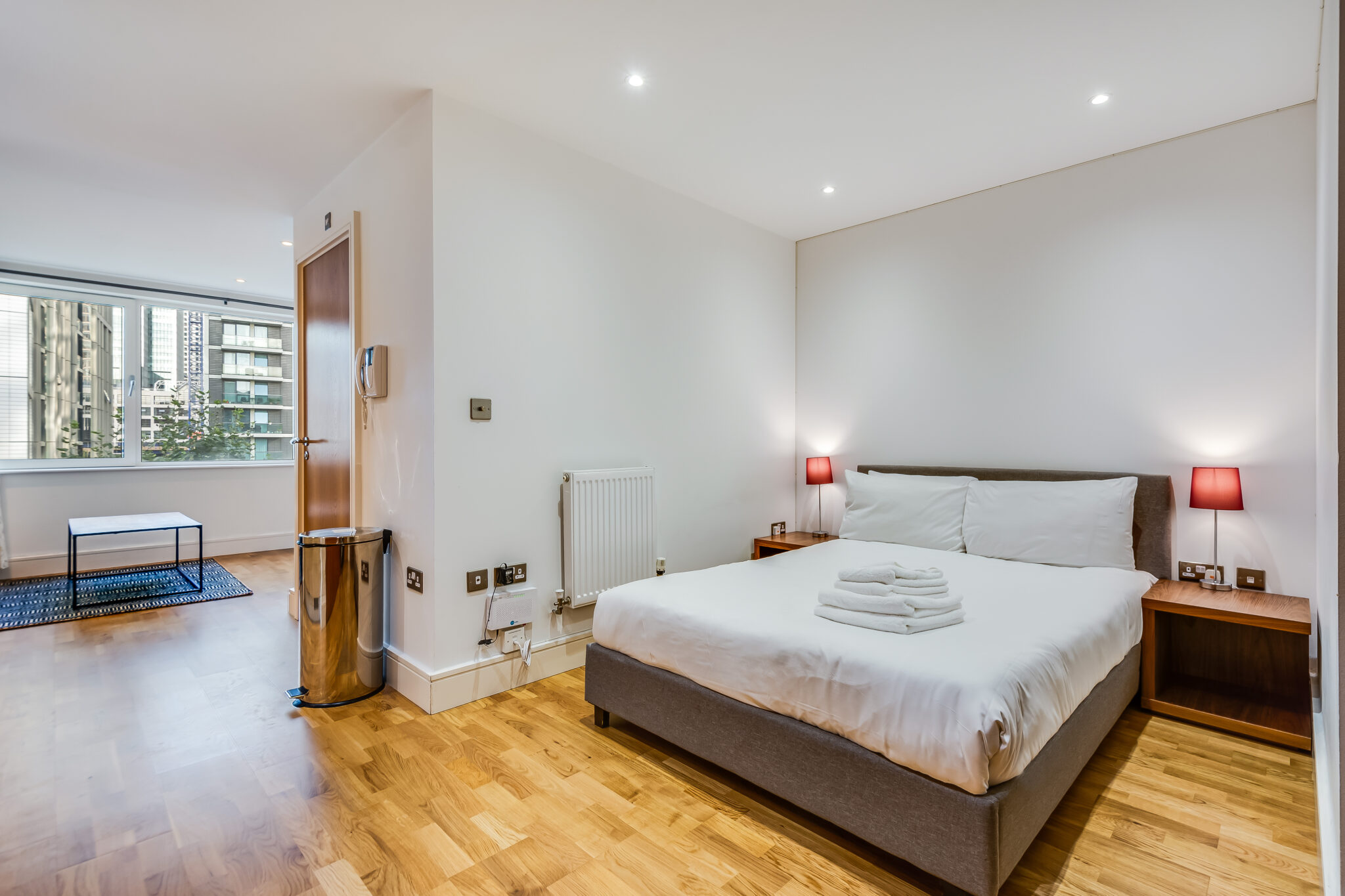 Accommodation in Canary Wharf Indescon Square.Enjoy private balconies, , and nearby amenities including Canary Wharf Shopping Centre.Book now with Urban Stay.