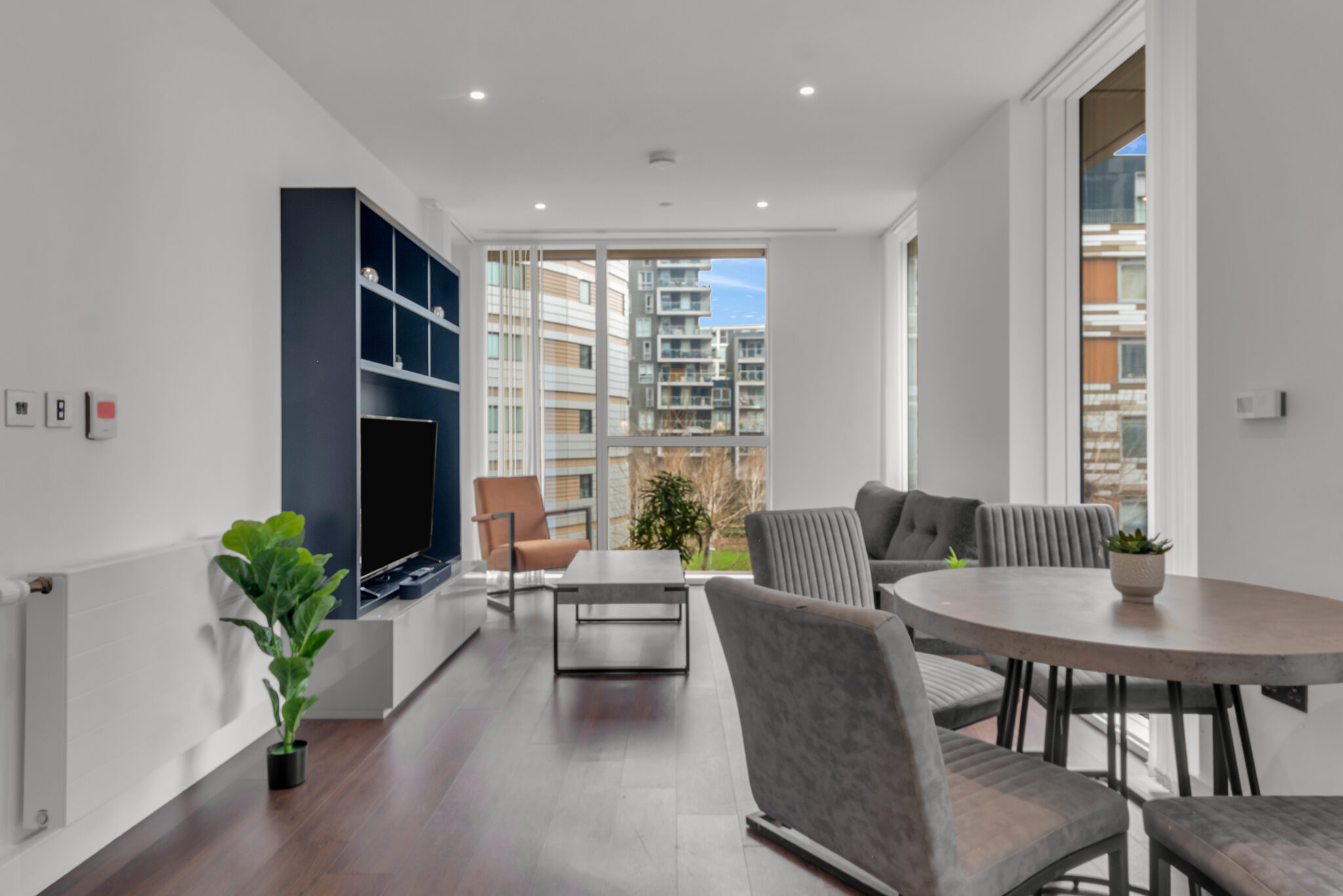 Discover The Best Serviced Apartments in Canary Wharf for short lets and corporate relocations. Experience stylish interiors & 5 Star Service - Urban Stay