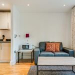 Accommodation in Canary Wharf Indescon Square.Enjoy private balconies, , and nearby amenities including Canary Wharf Shopping Centre.Book now with Urban Stay.