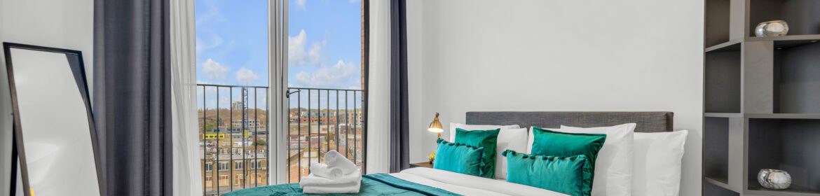 Stay in one of London's coolest neighbourhoods by booking our Short Let Accommodation in Hackney! Explore Shoreditch and Tech City close-by! Urban Stay