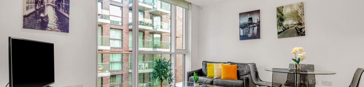 Book modern Serviced Accommodation Near Aldgate with Lift Access and Concierge. Stay Close to the Tower of London and Liverpool Street Station | Urban Stay