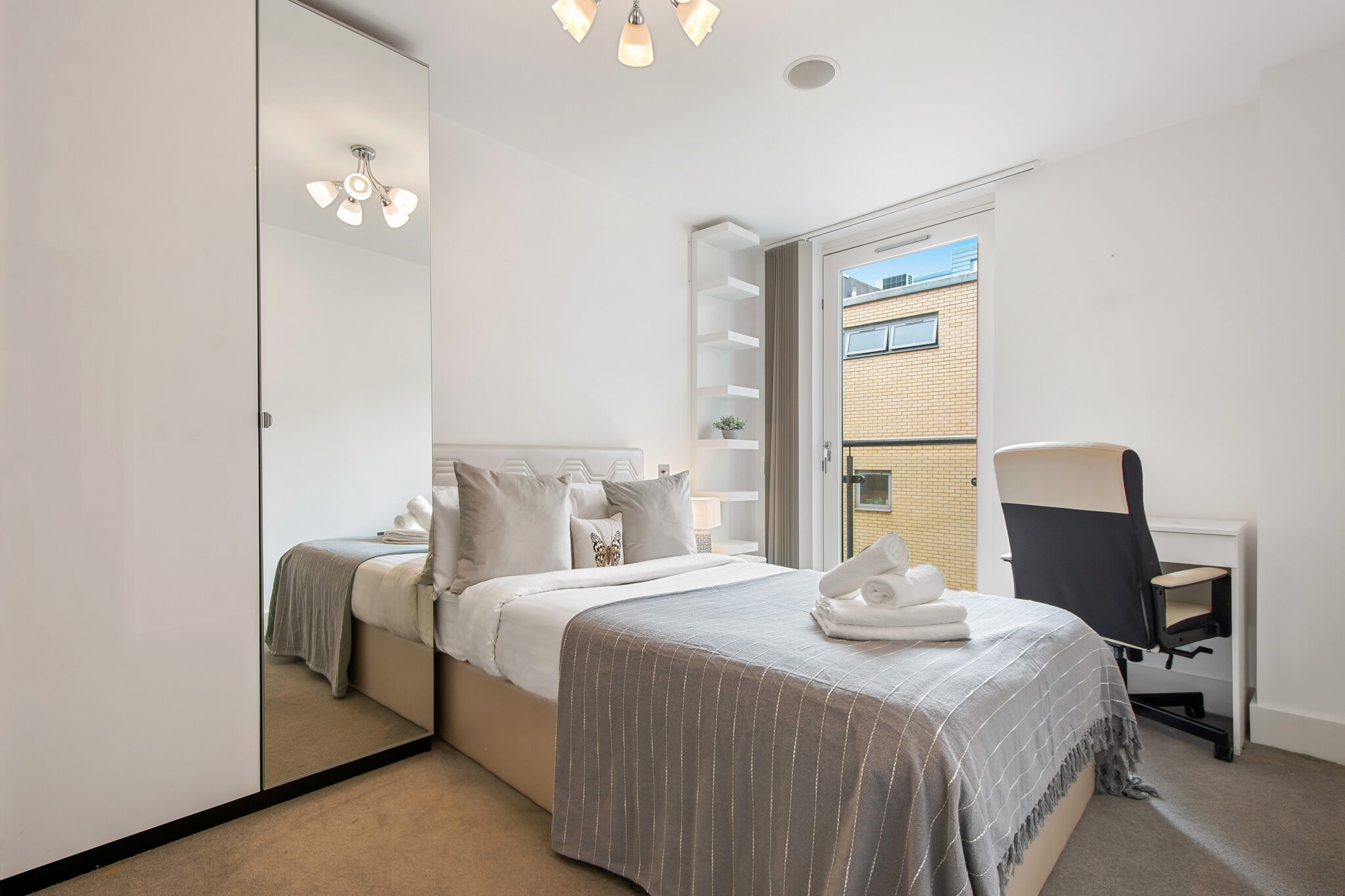 Discover-the-Perfect-Hotel-Alternative-with-our-Serviced-Apartments-at-Old-Street-Station.-Book-a-London-City-Centre-Location-at-Low-Cost!-Urban-Stay