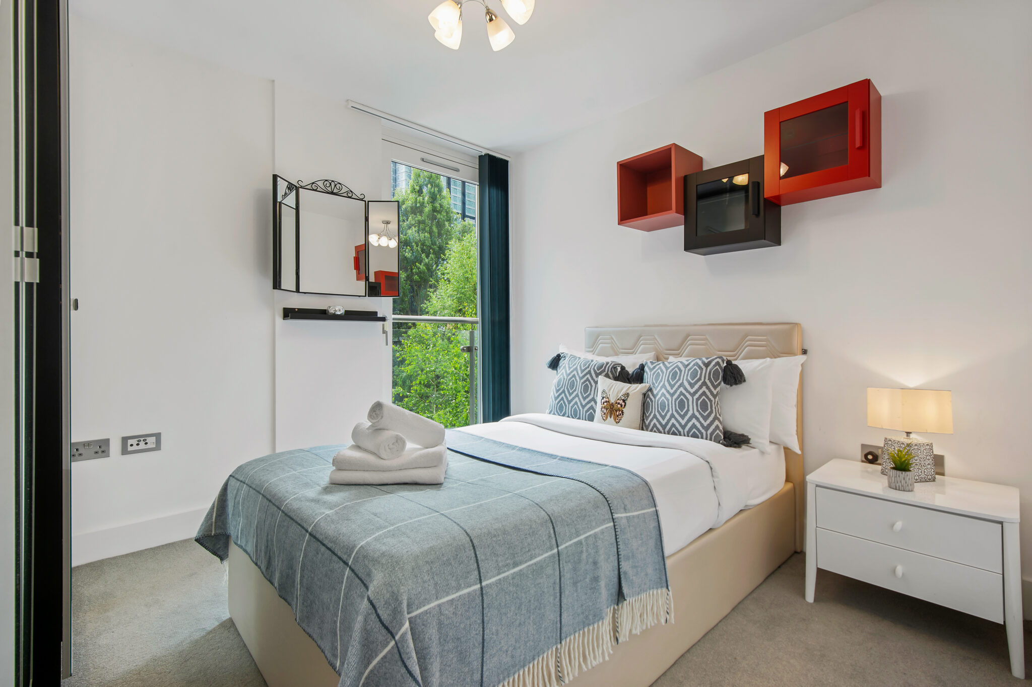 Discover-the-Perfect-Hotel-Alternative-with-our-Serviced-Apartments-at-Old-Street-Station.-Book-a-London-City-Centre-Location-at-Low-Cost!-Urban-Stay