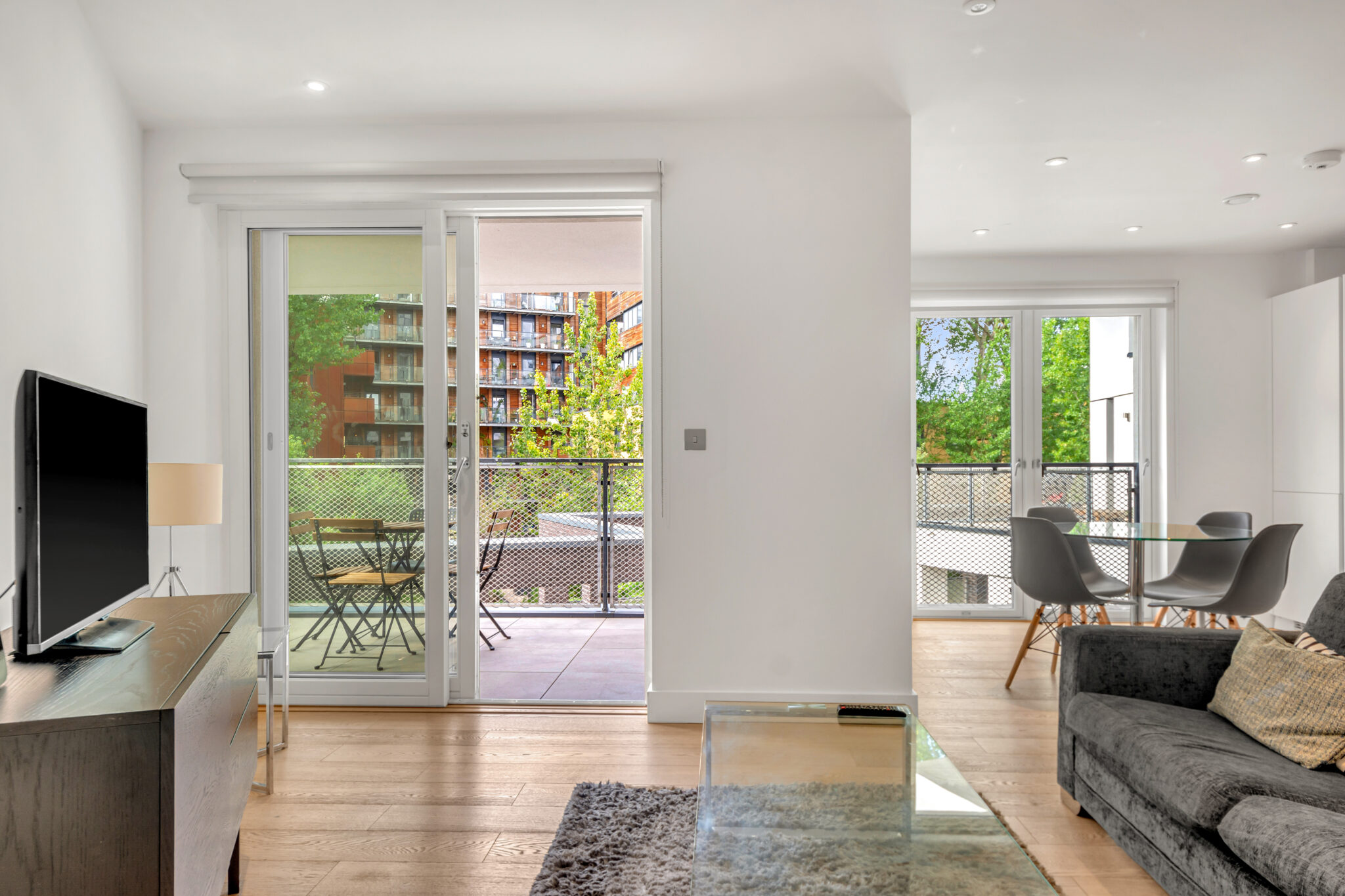 Experience modern living at our Serviced Apartments North London. Book your stay near Angel, Shoreditch and Old Street today at low cost! Urban Stay