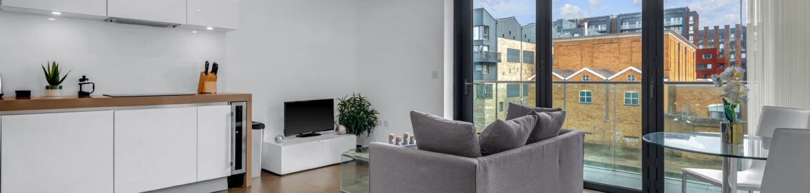 Our Short Let Accommodation Near Old Street Station offers Lift access, Balconies and Concierge. Stay in Tech City and Near Liverpool Street! Urban Stay