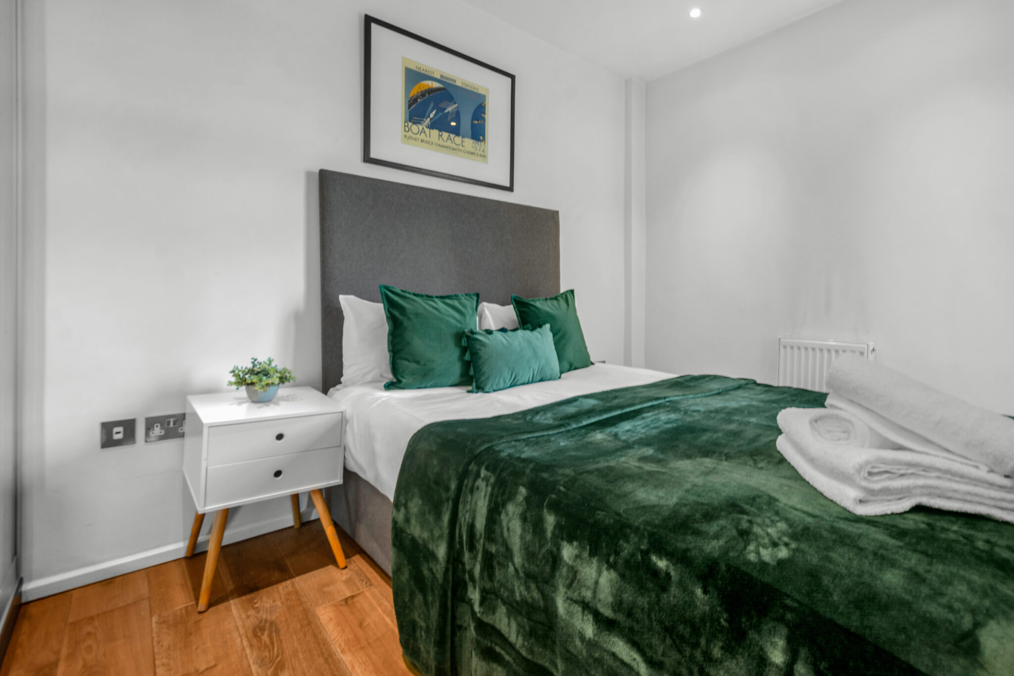 Book-modern-Short-Let-Apartments-in-Camden-now-for-your-relocation-and-holiday.-Enjoy-more-comfort-and-convenience-than-a-North-London-Hotel!-Urban-Stay