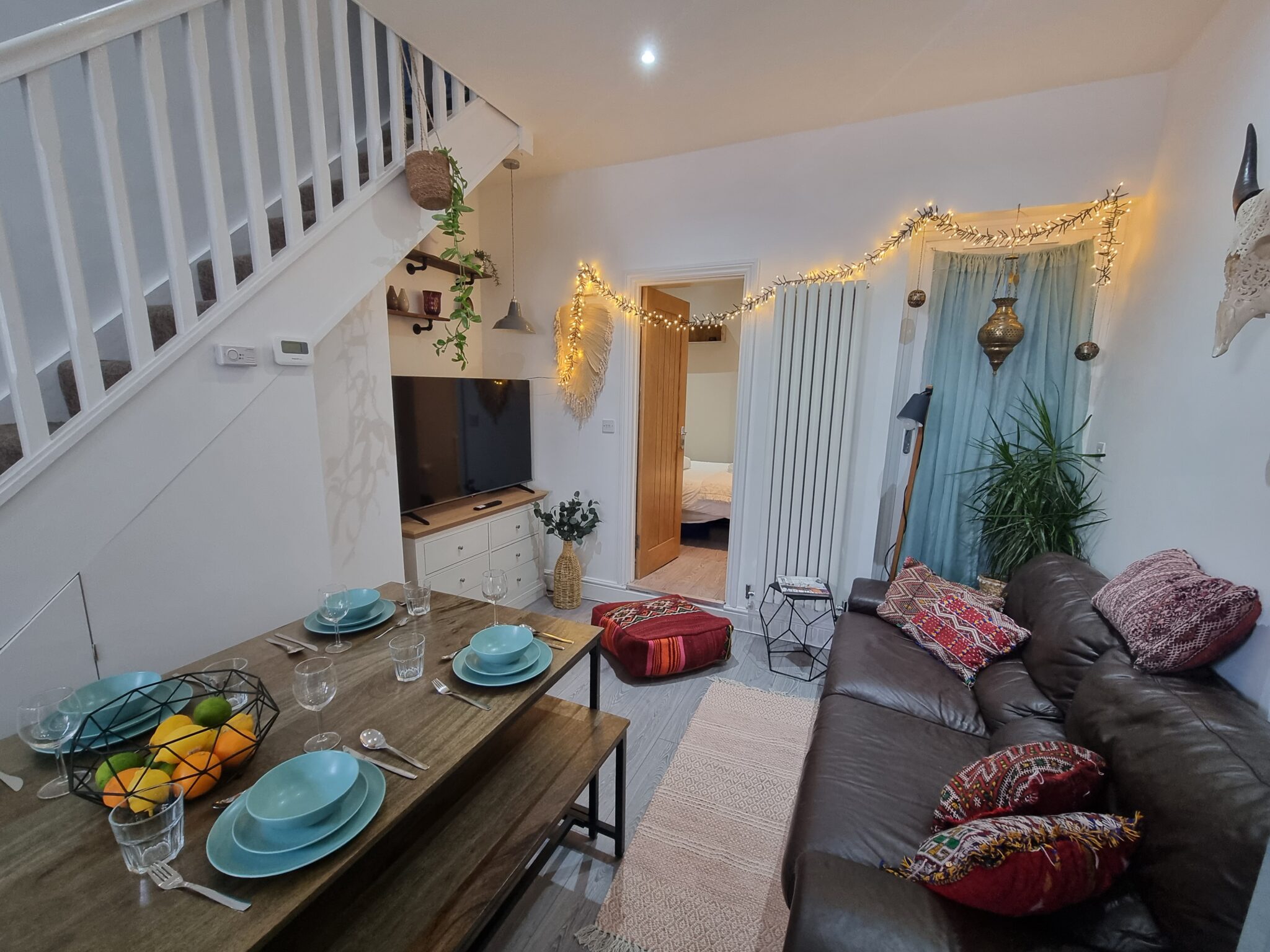Book-Family-Accommodation-London-with-Parking,-Garden,-Wifi,-Netflix.-This-4bed-3bath-Serviced-Apartment-is-only-8-min-to-London-Bridge!