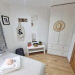 Book The Best Family Accommodation in London near Greenwich, Canary Wharf, London Bridge and tourist sights!Pet friendly apartment with garden | Urban Stay