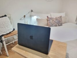 Book The Best Family Accommodation in London near Greenwich, Canary Wharf, London Bridge and tourist sights!Pet friendly apartment with garden | Urban Stay