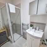 Book The Best Family Accommodation in London near Greenwich, Canary Wharf, London Bridge and tourist sights!Pet friendly apartment with garden | Urban Stay