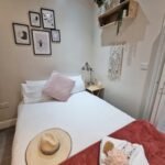 Book The Best Family Accommodation in London near Greenwich, Canary Wharf, London Bridge and tourist sights!Pet friendly apartment with garden | Urban Stay