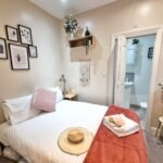 Book The Best Family Accommodation in London near Greenwich, Canary Wharf, London Bridge and tourist sights!Pet friendly apartment with garden | Urban Stay