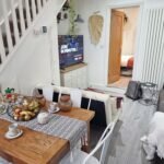 Book The Best Family Accommodation in London near Greenwich, Canary Wharf, London Bridge and tourist sights!Pet friendly apartment with garden | Urban Stay