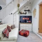 Book The Best Family Accommodation in London near Greenwich, Canary Wharf, London Bridge and tourist sights!Pet friendly apartment with garden | Urban Stay