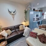 Book The Best Family Accommodation in London near Greenwich, Canary Wharf, London Bridge and tourist sights!Pet friendly apartment with garden | Urban Stay