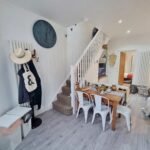 Book The Best Family Accommodation in London near Greenwich, Canary Wharf, London Bridge and tourist sights!Pet friendly apartment with garden | Urban Stay
