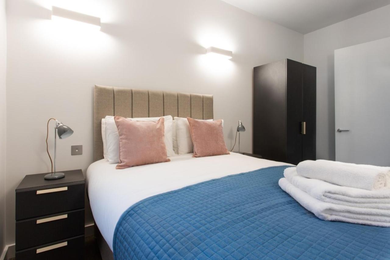 Abbott-House-Serviced-Apartments-In-St-Albans-offer-short-let-accommodation-for-solo-business-travellers,-groups-and-families.-Book-now!-Urban-Stay