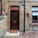 Experience exquisite accommodation near Troon Golf Club at St Meddans Mews. Enjoy optimal comfort for your golfing getaway.| Urban Stay