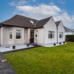 Savor beachfront bliss at Ayr Beach Accommodation. Secure your stay today for an unforgettable coastal getaway. | Urban Stay