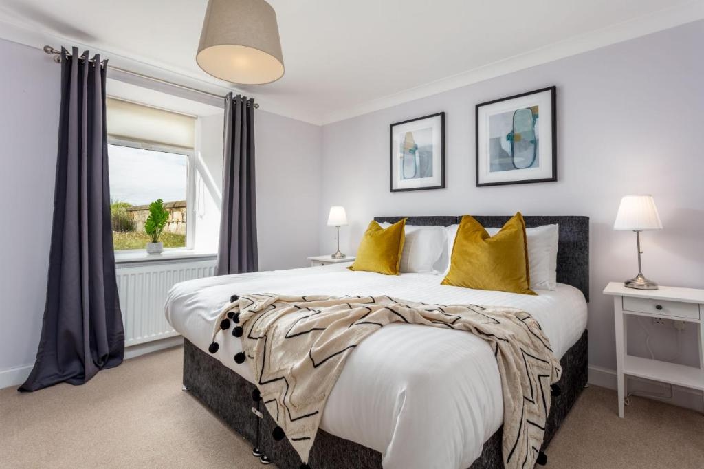 Briarhill Road Apartments Serviced Apartments - Prestwick | Urban Stay