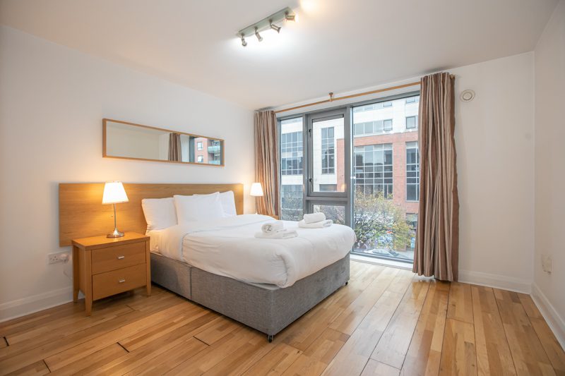 Dublin City Centre Accommodation near Temple Bar, Trinity College and Dublin Castle. Book Serviced Apartments Today for Cheaper Than A Hotel! Urban Stay