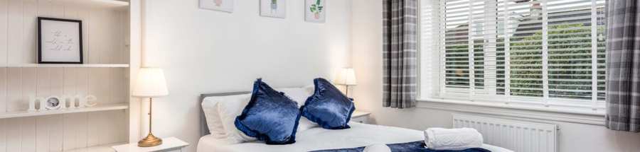 Book Self-Catering Accommodation in Prestwick Near Prestwick Golf Club, Glasgow Prestwick Airport and Prestwick Beach! All Bills Included! Urban Stay