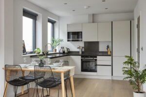 Short Let Accommodation Harrow- Kings Oak House Apartments | Urban Stay