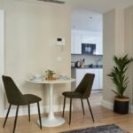 Book Serviced Accommodation Near Chancery Lane Today! Stay in the heart of Central London near Tourist Sights, The Strand and Somerset House! Urban Stay