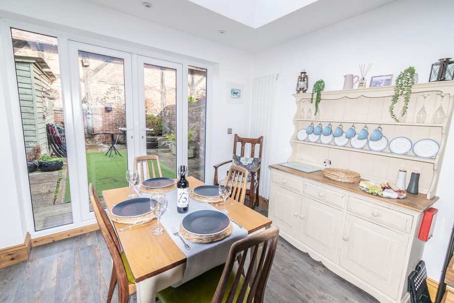 Book The Best Short Let Cottages Hampshire on England's South Coast Today! Church Street Cottage Portsmouth Is The Ideal Family Accommodation | Urban Stay