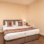Book Serviced Accommodation in Ayr Near The Beach, Prestwick Golf Club, Ayr Racecourse and Gatwick Prestwick Airport! Cheaper Than Hotels! Urban Stay