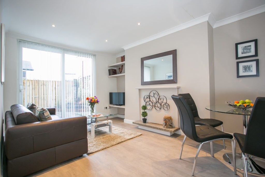 Book The Best South Dublin Accommodation Near Silicone Docklands! Our Short Let Serviced Apartments are Available for 1 Week, 1 Month or more | Urban Stay