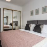 Indulge in comfort at Kilmarnock Serviced Apartments. Secure your perfect retreat for convenience and relaxation. | Urban Stay