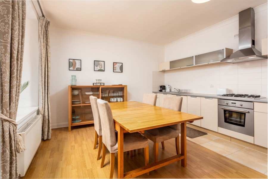 London Gate Apartment Serviced Apartments - Kilmarnock | Urban Stay