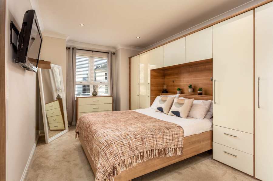 London Gate Apartment Serviced Apartments - Kilmarnock | Urban Stay