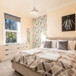 Book Prestwick Serviced Apartments Near Prestwick Golf Club, Glasgow Prestwick Airport and Prestwick Beach! Save Money Compared to a Hotel! Urban Stay